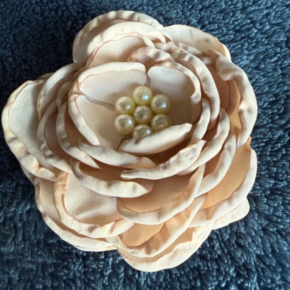 Bundle of matching hair a flower clip and Leg warmers for toddlers from etsy - Picture 2 of 5